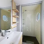 Mobil-home Confort Pres De La Avec Piscine Chauffee, 3 Chambres, Terrasse Et Parking - Fr-1-361a-74