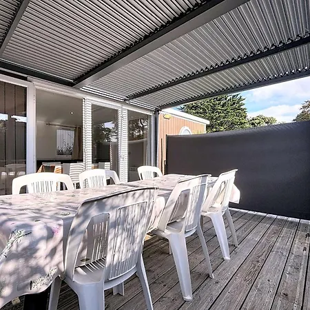 Mobil-home Confort Pres De La Avec Piscine Chauffee, 3 Chambres, Terrasse Et Parking - Fr-1-361a-74 *