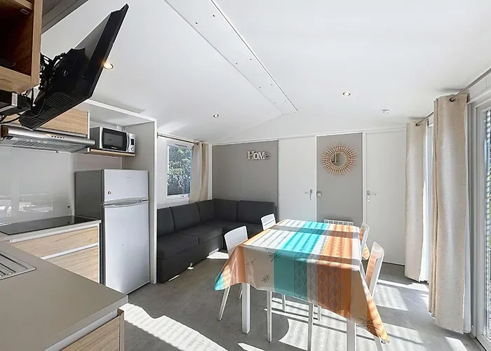 Mobil-home Confort Pres De La Avec Piscine Chauffee, 3 Chambres, Terrasse Et Parking - Fr-1-361a-74 * 瑞卢维尔莱潘